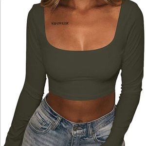 Long sleeve super soft and stretchy crop top